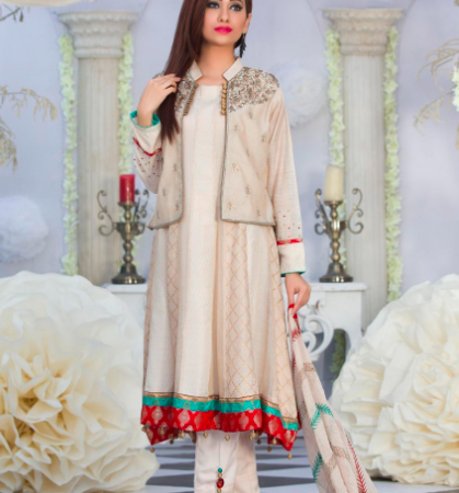 Lawn Enchantment: Elevating Girls’ Fashion with Vibrant Trends.