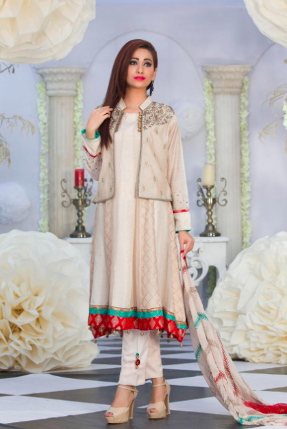 Lawn Enchantment: Elevating Girls’ Fashion with Vibrant Trends.